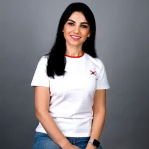 Camiseta Blanca Patente en Cuello